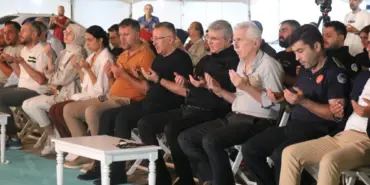 Saatler 03.02’de eller semaya açıldı