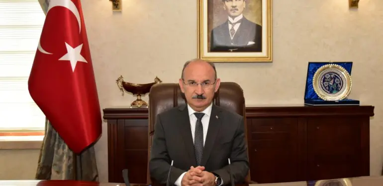Sakarya Valiliğine Yaşar Karadeniz atandı