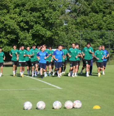 SAKARYASPOR YENİ SEZON İÇİN HAZIRLIKLARA BAŞLADI YEŞİL-SİYAHLI TAKIMIN TEKNİK DİREKTÖRÜ TAŞKIN: "SAKARYASPOR İSİM OLARAK HEP BİR HEDEF TAKIMIDIR, YARIŞMACI BİR TAKIMDIR"