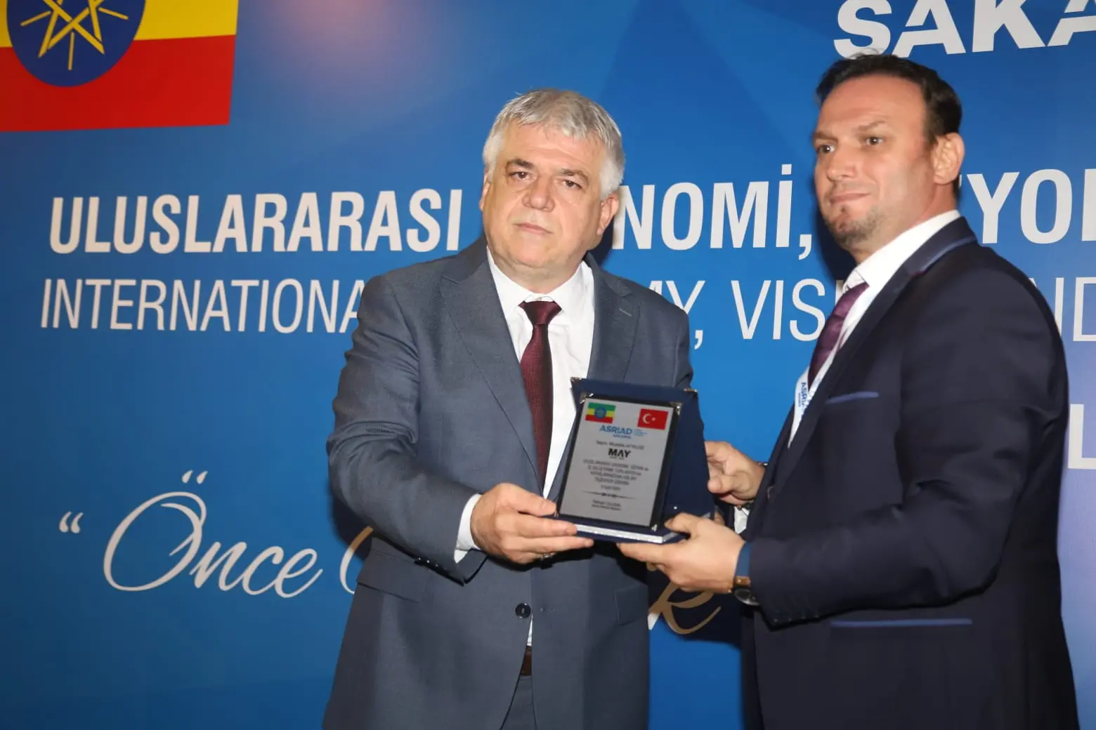 ASRİAD Sakarya Uluslararası toplantıya damgasını vurdu