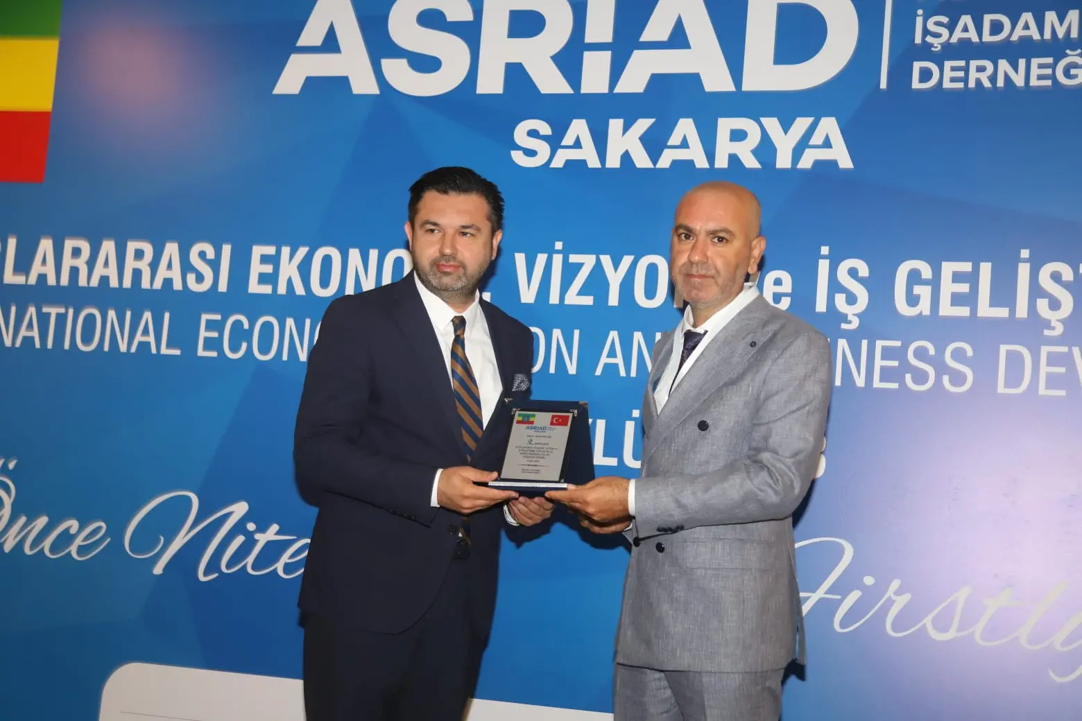 ASRİAD Sakarya Uluslararası toplantıya damgasını vurdu