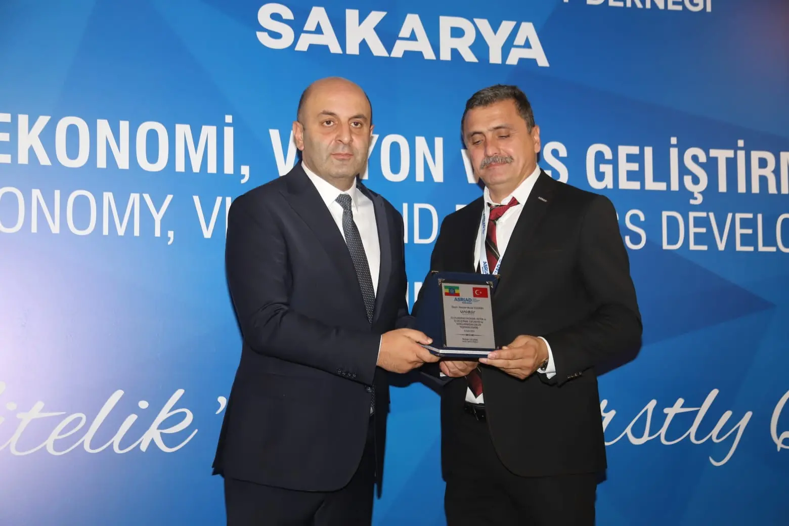 ASRİAD Sakarya Uluslararası toplantıya damgasını vurdu