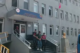 HAYRAT ÇEŞME MUSLUKLARINI ÇALAN HIRSIZLAR YAKALANDI CAMİ VE MEZARLIKLARDAN ÇALDIKLARI MUSLUKLARI HURDACILARA SATAN 2 ŞAHIS TUTUKLANDI