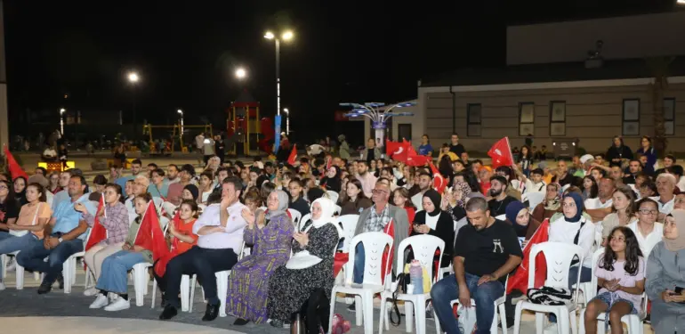 AKYAZILILAR ŞAMPİYONLUĞU DEV EKRANDA İZLEDİ