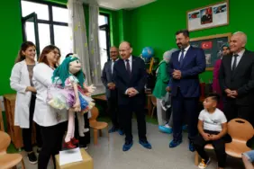 VALİ KARADENİZ, ÖĞRENCİLERİN HEYECANLARINA ORTAK OLDU