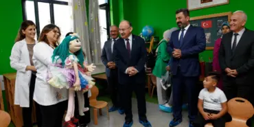 VALİ KARADENİZ, ÖĞRENCİLERİN HEYECANLARINA ORTAK OLDU