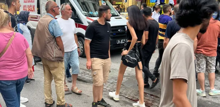 ADAPAZARI'NDA BIÇAKLI KAVGA: 1 YARALI
