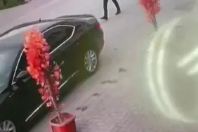 DİLENCİLİKTE ÇIĞIR AÇAN "OSCARLIK" OYUNCULUK KAMERADA ELİNDEKİ SİMİT TEPSİSİYLE YÜRÜRKEN BAYILMA NUMARASI YAPTI, PARA TOPLAMAYA ÇALIŞTI