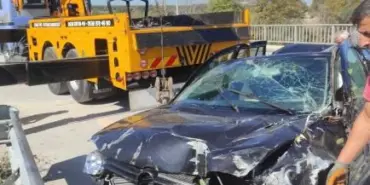 SAKARYA'DA KONTROLDEN ÇIKAN OTOMOBİL DERE YATAĞINA DÜŞTÜ: 1 YARALI