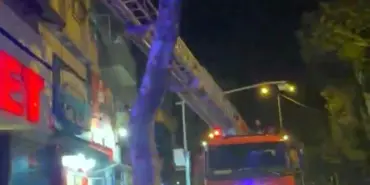 EVİNİN ANAHTARINI EVDE UNUTUNCA OLANLAR OLDU: BALKONDAN EVİNE GİRMEK İSTEDİĞİ ESNADA SIKIŞTI EKİPLER MAHSUR KALAN VATANDAŞ İÇİN SEFERBER OLDU
