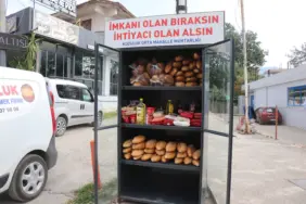 BU DOLAP SAYESİNDE MAHALLEDE İHTİYAÇ SAHİBİ KALMIYOR SAKARYA'DA ÖRNEK UYGULAMA: 'İMKANI OLAN BIRAKSIN, İHTİYACI OLAN ALSIN' DOLABI