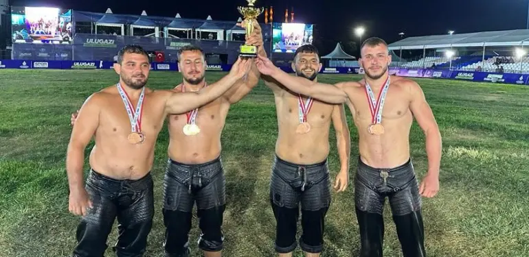 Büyükşehir pehlivanları er meydanını boş bırakmıyor