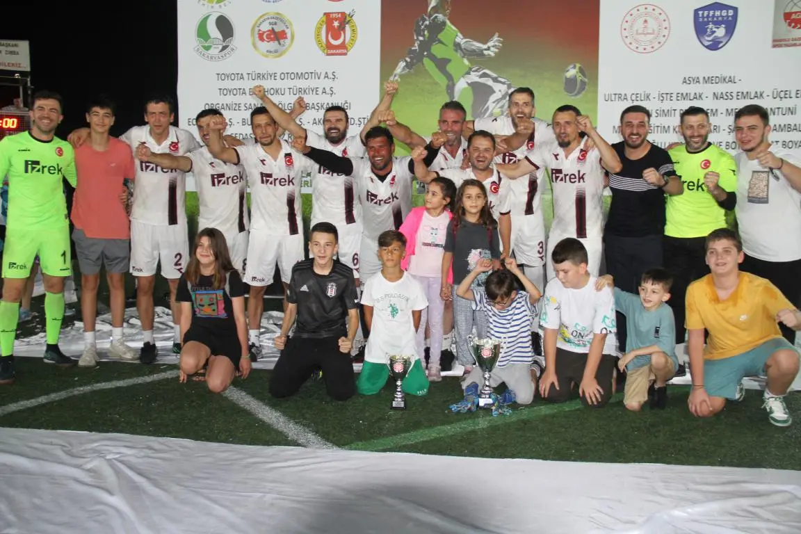 Gazi Metal 33’üncü Geleneksel Sakarya Olgunlar Futbol Turnuvası ödül gecesi