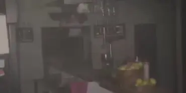 KAFEDE AÇIK UNUTULAN FRİTÖZ YANGINA SEBEP OLDU