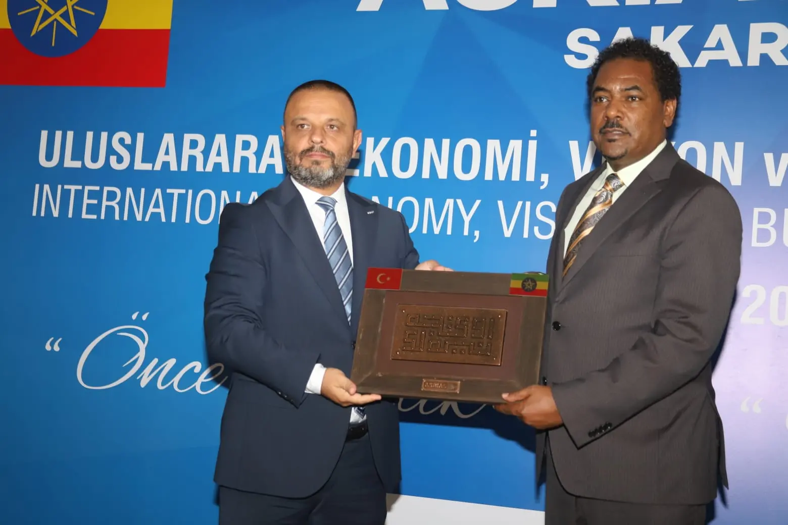 ASRİAD Sakarya Uluslararası toplantıya damgasını vurdu
