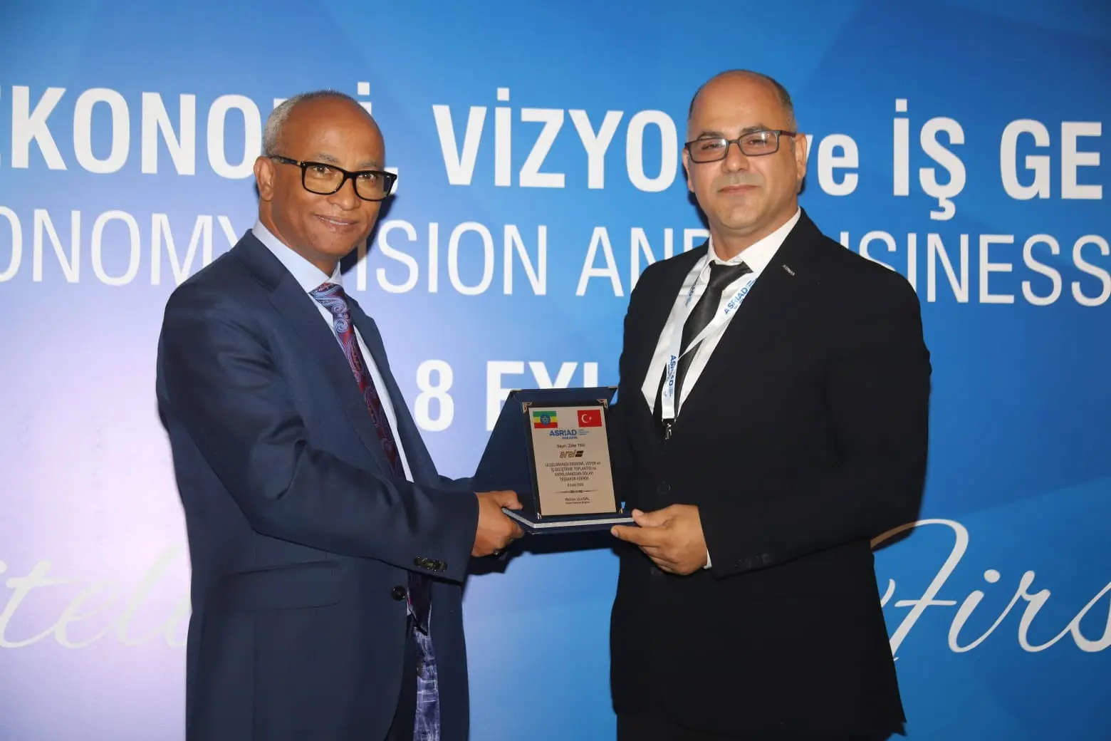 ASRİAD Sakarya Uluslararası toplantıya damgasını vurdu