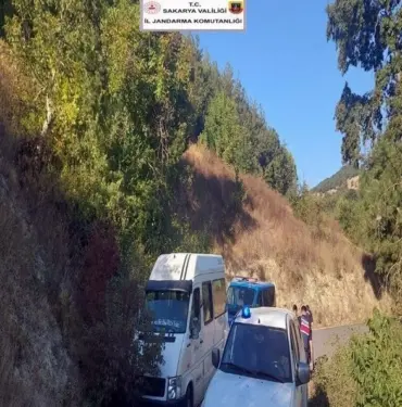 SAKARYA'DA 282 DÜZENSİZ GÖÇMEN İLE 25 ORGANİZATÖR YAKALANDI