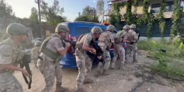 BAKAN YERLİKAYA'NIN AÇIKLADIĞI OPERASYONDA SAKARYA'DAN 2 ZEHİR TACİRİ YAKALANDI