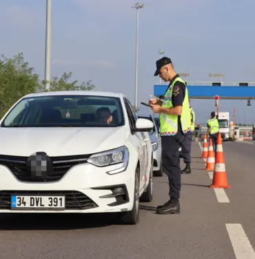 SAKARYA'DA UYUŞTURUCU VE ASAYİŞ DENETİMİ: 9 TUTUKLAMA