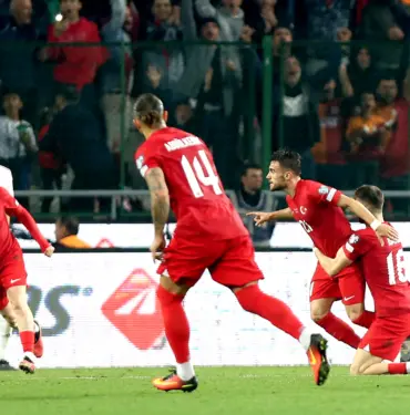 A MİLLİ FUTBOL TAKIMI, 6. KEZ AVRUPA ŞAMPİYONASI'NDA MİLLİLER, İLK KEZ 1996 YILINDA KATILDI AY-YILDIZLAR, 2008 YILINDA YARI FİNAL OYNADI
