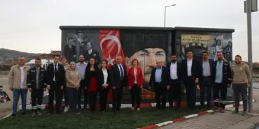 CUMHURİYET'İN 100. YIL COŞKUSUNU TRAFOYA YANSITTILAR