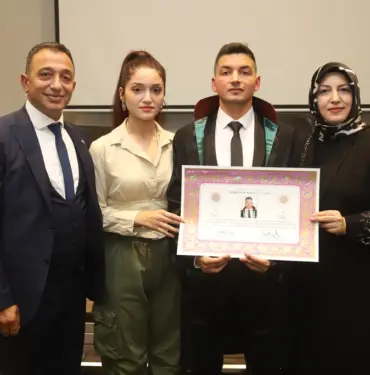 Başarılı İşadamı Mehmet Demir’in oğlu Anıl Demir resmen avukat oldu (1)
