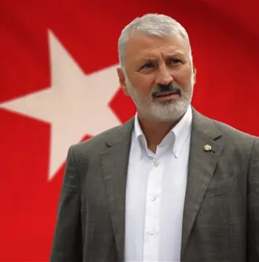 “Cumhuriyet bir dönüm noktasıdır, halkın tam bağımsızlığıdır, Türk milletinin sonsuza kadar yaşayacağının ispatıdır”