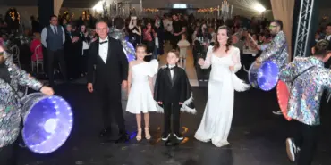 Mini Döner’in sahibi Cenk Göker oğluna unutulmayacak bir sünnet töreni yaşattı (13)