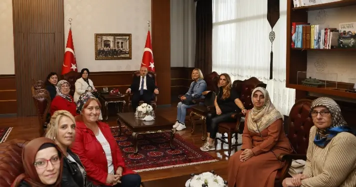 vALİ (1)