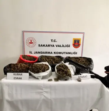 SAKARYA'DA 21 KİLO ESRAR ELE GEÇİRİLDİ: 1 TUTUKLAMA