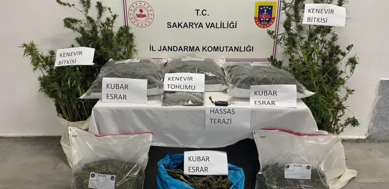 SAKARYA JANDARMANIN UYUŞTURUCU İLE MÜCADELE RAPORU: 380 TUTUKLAMA