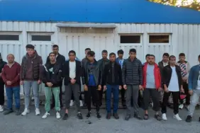 SAKARYA'DA BEŞ YILDA BİN 378 DÜZENSİZ GÖÇMEN YAKALANDI GÖÇMEN KAÇAKÇILIĞI ÇALIŞMALARINA HIZ VEREN EKİPLER 116 ORGANİZATÖRÜ DE ENSELEDİ