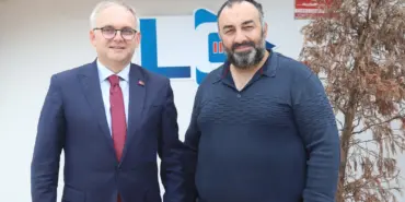 df12a719-20f3-4e72-904f-9c3e5c5af7c7