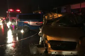 SAKARYA'DA 3 ARAÇ BİRBİRİNE GİRDİ: 4 YARALI OTOMOBİL, HAFİF TİCARİ ARAÇ VE TRAKTÖR ZİNCİRLEME KAZAYA KARIŞTI