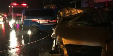 SAKARYA'DA 3 ARAÇ BİRBİRİNE GİRDİ: 4 YARALI OTOMOBİL, HAFİF TİCARİ ARAÇ VE TRAKTÖR ZİNCİRLEME KAZAYA KARIŞTI