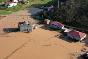 SAKARYA NEHRİ TAŞTI, TARIM ARAZİLERİ SULAR ALTINDA KALDI