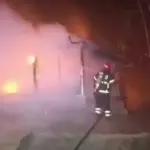 AHŞAP EV ALEV ALEV YANDI