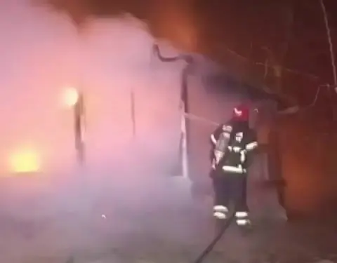 AHŞAP EV ALEV ALEV YANDI