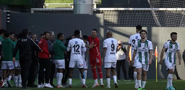 Tuzlaspor: 1 - Sakaryaspor: 3