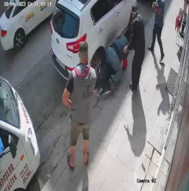 BABADAN KALAN MİRAS, KARDEŞİ AĞABEYE VURDURTTU KENDİSİNİ VURAN AĞABEYİ SERBEST BIRAKILINCA ŞOKE OLDU: "BEN HASTANEDE DAHA FAZLA KALDIM" "ÖLÜM KORKUSU İÇİNDE YAŞIYORUZ. NE ZAMAN GELECEK DİYE GECELERDİR UYKU UYUMUYORUZ" "ABİM BABAMDAN KALAN BÜTÜN HİSSELERİMİ KENDİSİNE DEVRETMEMİ İSTİYOR"