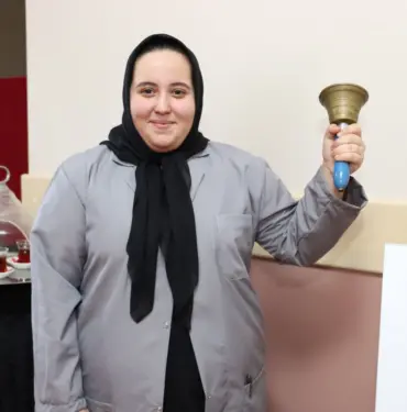 GİYDİKLERİ KOSTÜM, YAPTIKLARI SUNUM HAYRAN BIRAKTI KARASU ANADOLU LİSESİ'NDE "BENİM ROMAN KAHRAMANIM SENSİN" ETKİNLİĞİ