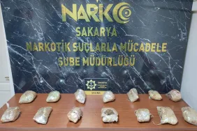 SAKSIDAN VE KARGO KAMYONUNDAN 46 KİLO 700 GRAM UYUŞTURUCU ÇIKTI DOĞU İLLERİNDEN GETİRDİKLERİ UYUŞTURUCUYU SAKARYA'DA YAKALATTILAR: 5 GÖZALTI