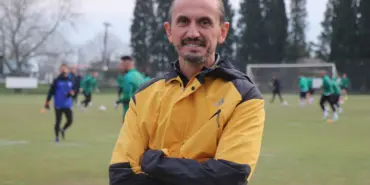 TUNCAY ŞANLI: "BÜTÜN ŞEHİR BU MAÇA ODAKLANMIŞ DURUMDA, BUNUN BİLİNCİYLE SAHADA OLACAĞIZ" SAKARYASPOR TEKNİK DİREKTÖRÜ : "BU BİR DERBİ, MÜCADELE GÜCÜMÜZ DAHA YÜKSEK OLACAK"