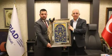 d2c52949-e7e7-4255-90c0-c394449f5d53