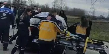 KAMYON İLE OTOMOBİL KAFA KAFAYA ÇARPIŞTI: 1 YARALI