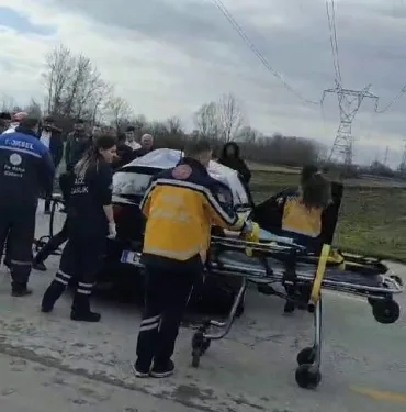 KAMYON İLE OTOMOBİL KAFA KAFAYA ÇARPIŞTI: 1 YARALI