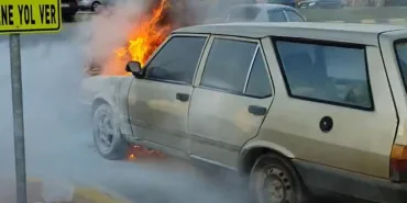 SEYİR HALİNDEKİ TOFAŞ ALEVLERE TESLİM OLDU YANGIN TÜPÜNÜ KAPAN OLAY YERİNE KOŞTU