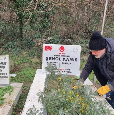34 YIL ÖNCE ŞEHİT OLAN ARKADAŞLARINI YAD ETMEK İÇİN KİLOMETRELERCE YOL KAT ETTİLER