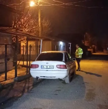 ÇALINTI OTOMOBİLLE GEZEN İKİ KİŞİ GÖZALTINA ALINDI