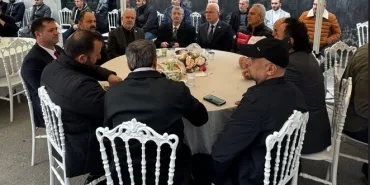 Sakarya’nın sevilen ismi Nihat Kobal, vefatının 3. yıl dönümünde evinin önünde düzenlenen anma programıyla anıldı.